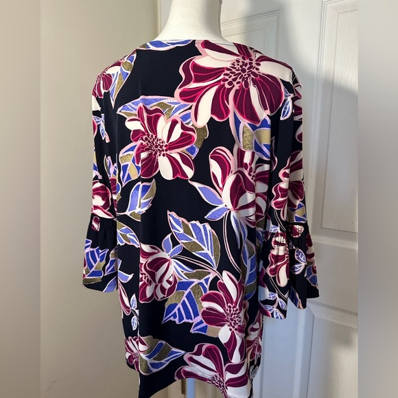 Ellen Tracy top. - Picture 2 of 6